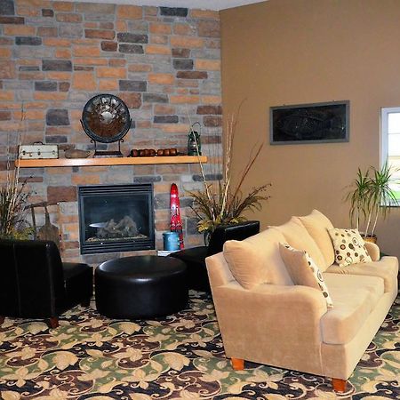 Cobblestone Inn&Suites - Lake View Extérieur photo