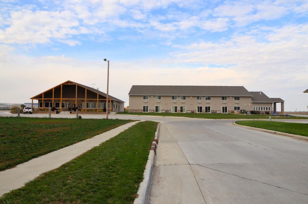 Cobblestone Inn&Suites - Lake View Extérieur photo