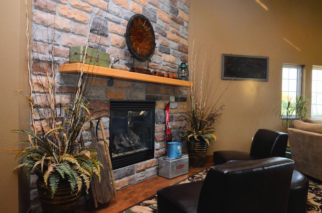 Cobblestone Inn&Suites - Lake View Extérieur photo